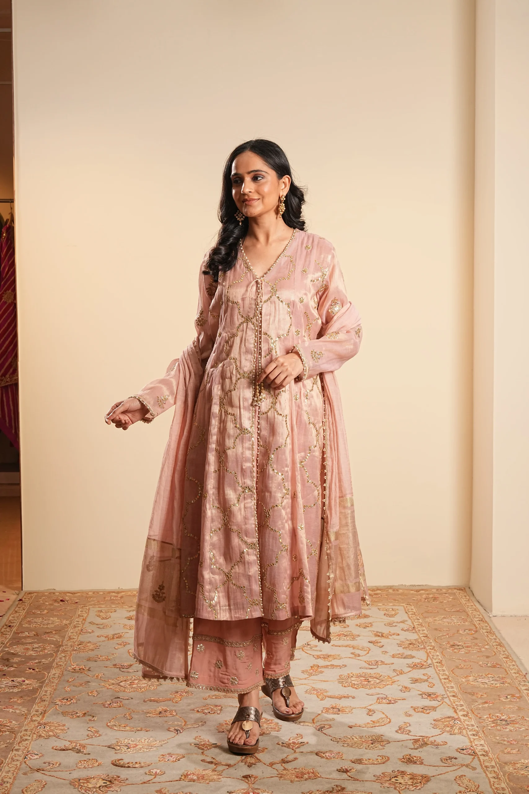 10_BLUSHPINK_TARAASH_34500K